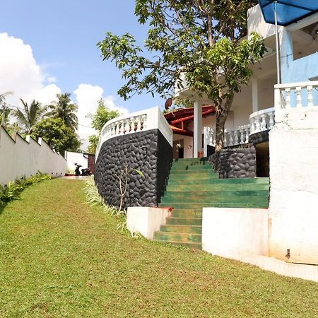 Hotel Blue Sky à Mirissa Extérieur photo
