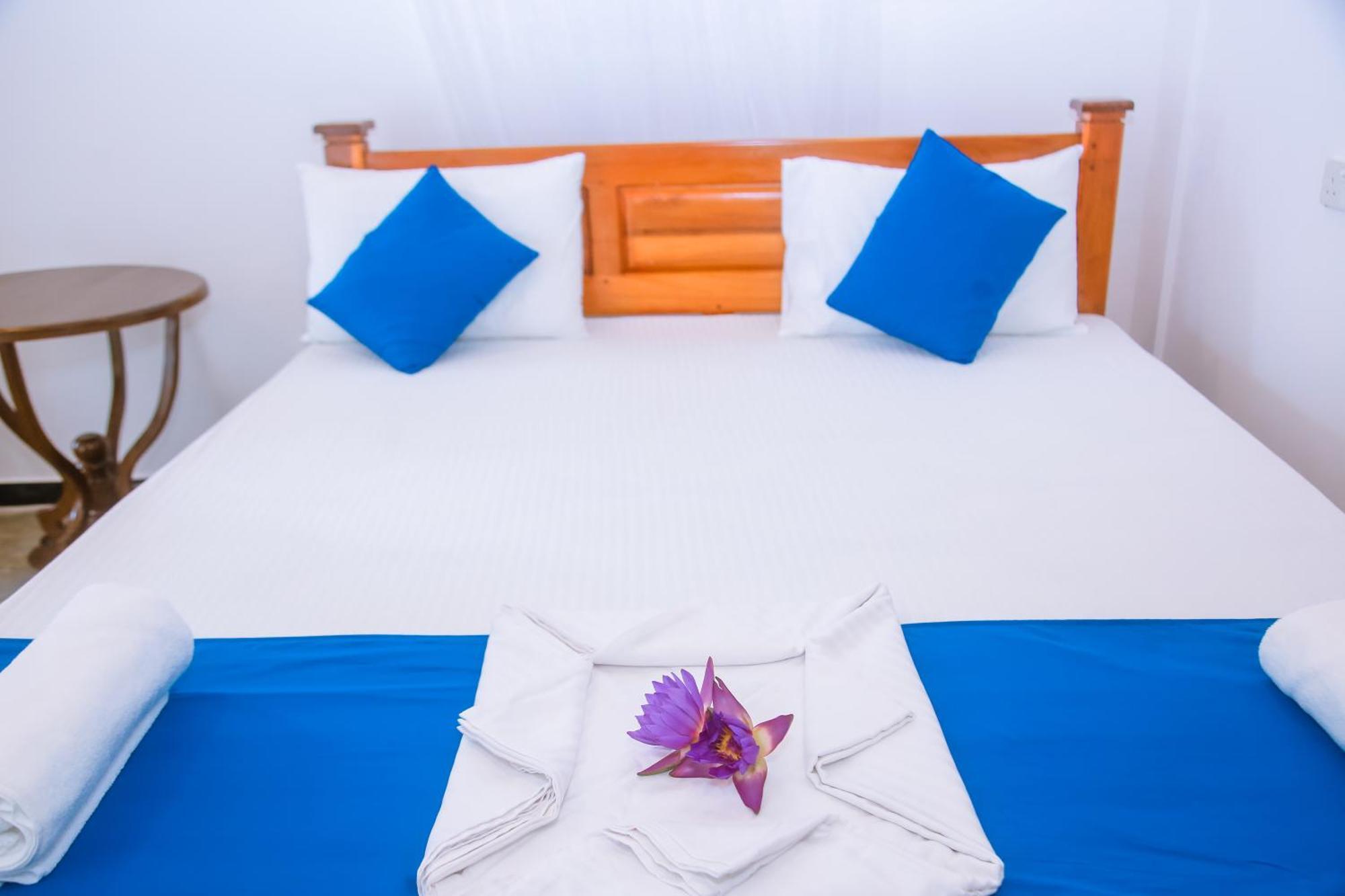 Hotel Blue Sky à Mirissa Extérieur photo
