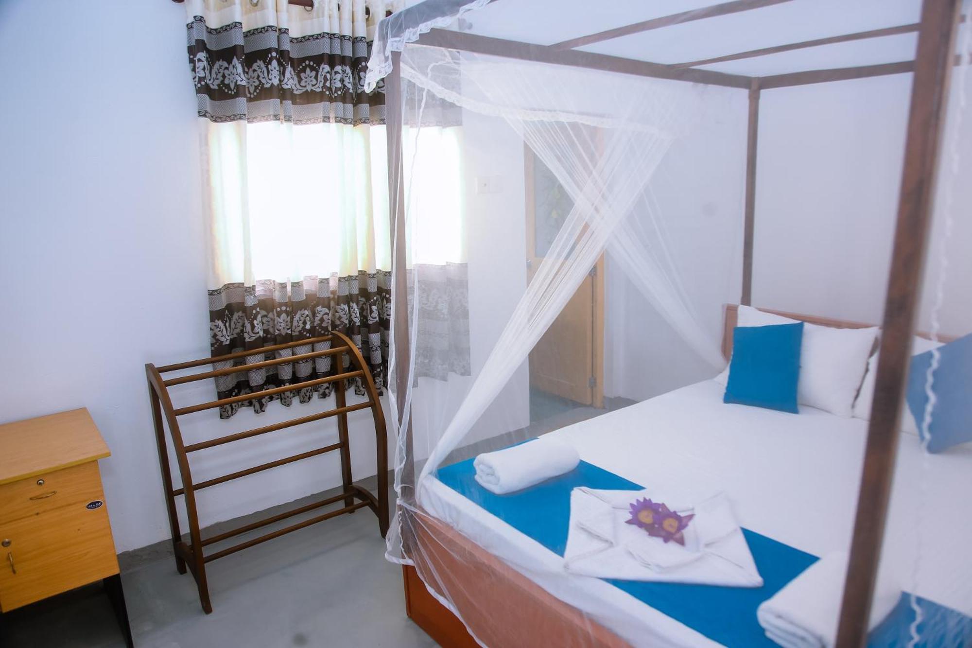 Hotel Blue Sky à Mirissa Extérieur photo