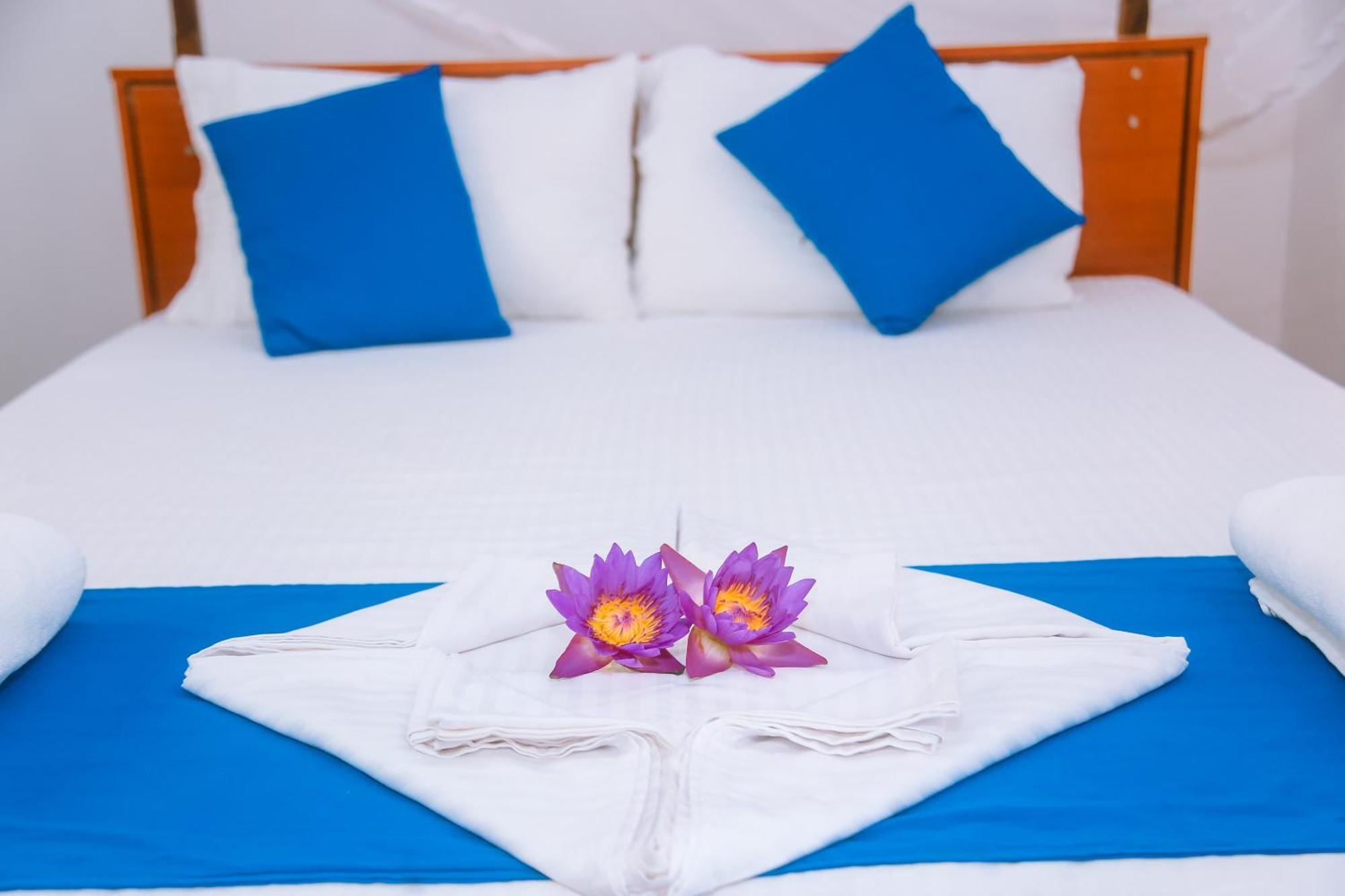 Hotel Blue Sky à Mirissa Extérieur photo