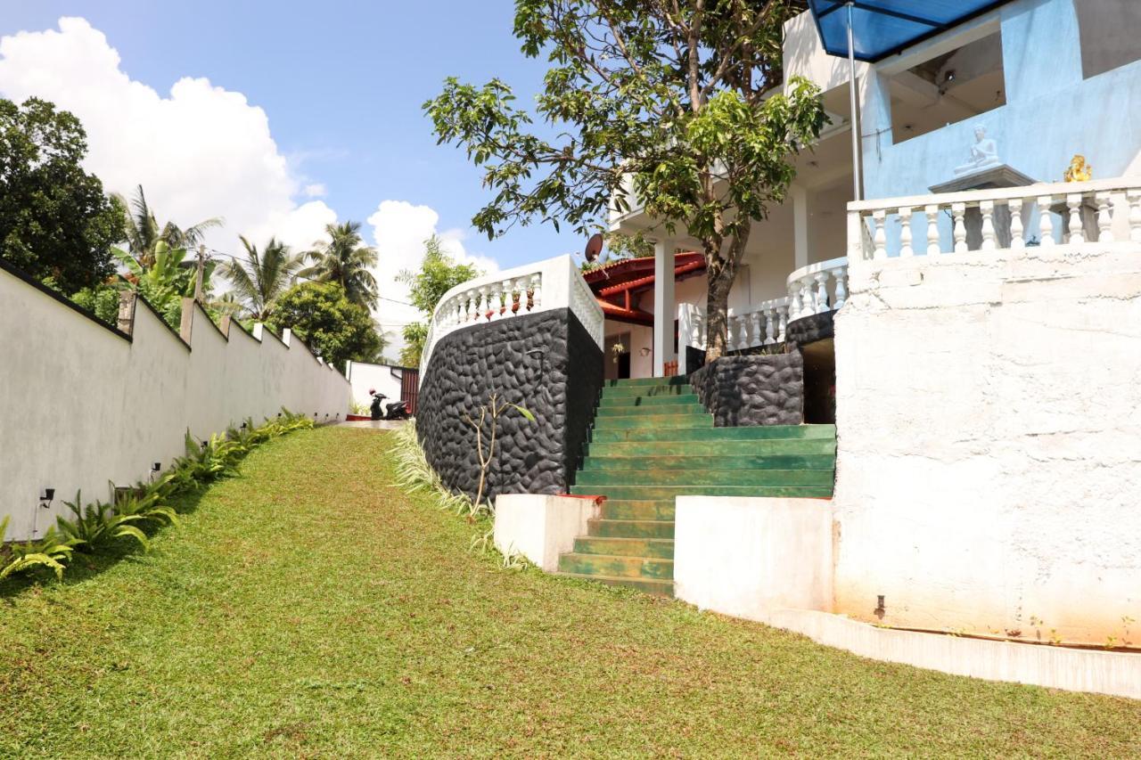Hotel Blue Sky à Mirissa Extérieur photo